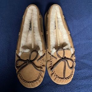 Brand New Women’s UGG Bella 2 - size 9